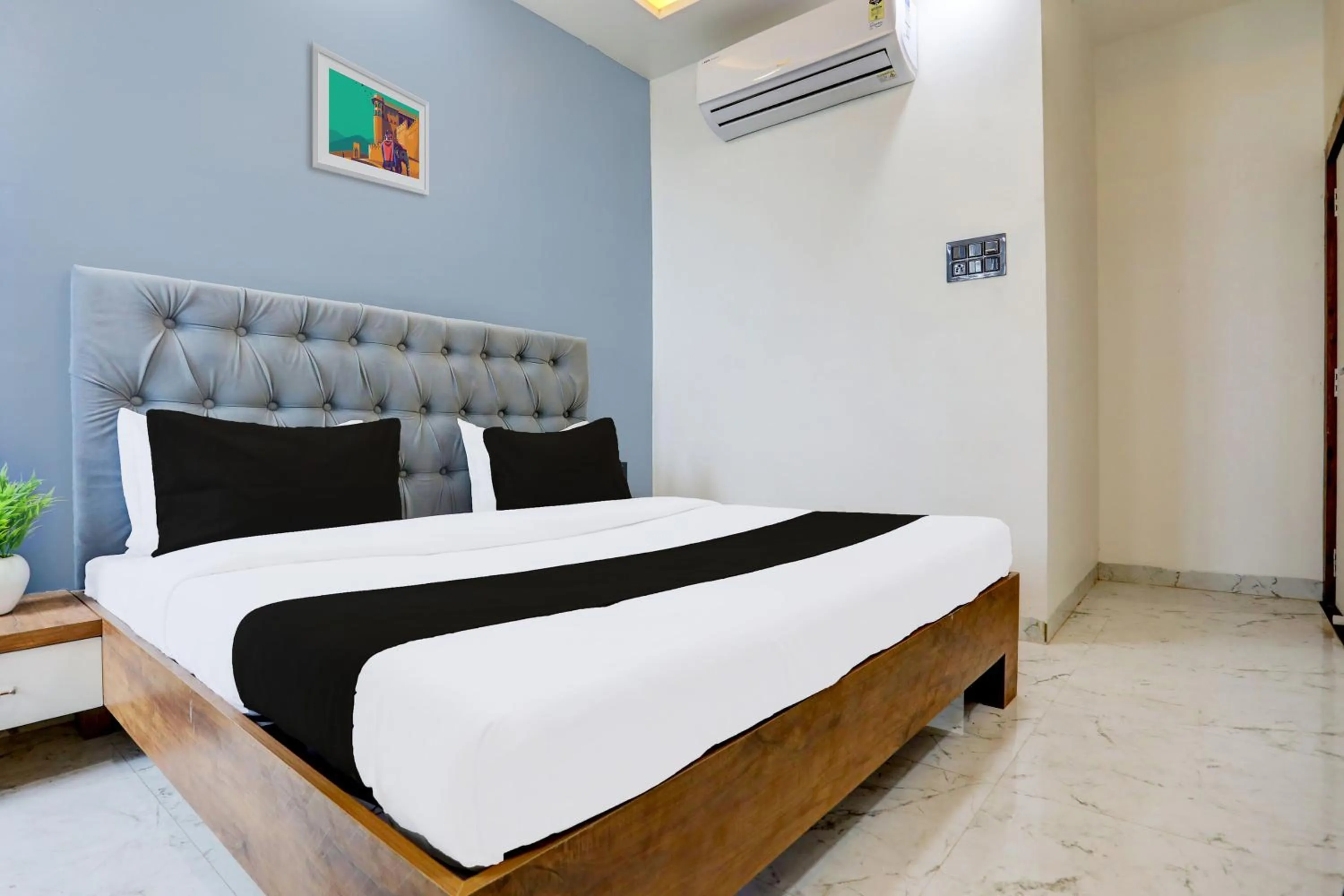 Bedroom, Bed in HOTEL O ANUSHTHAN