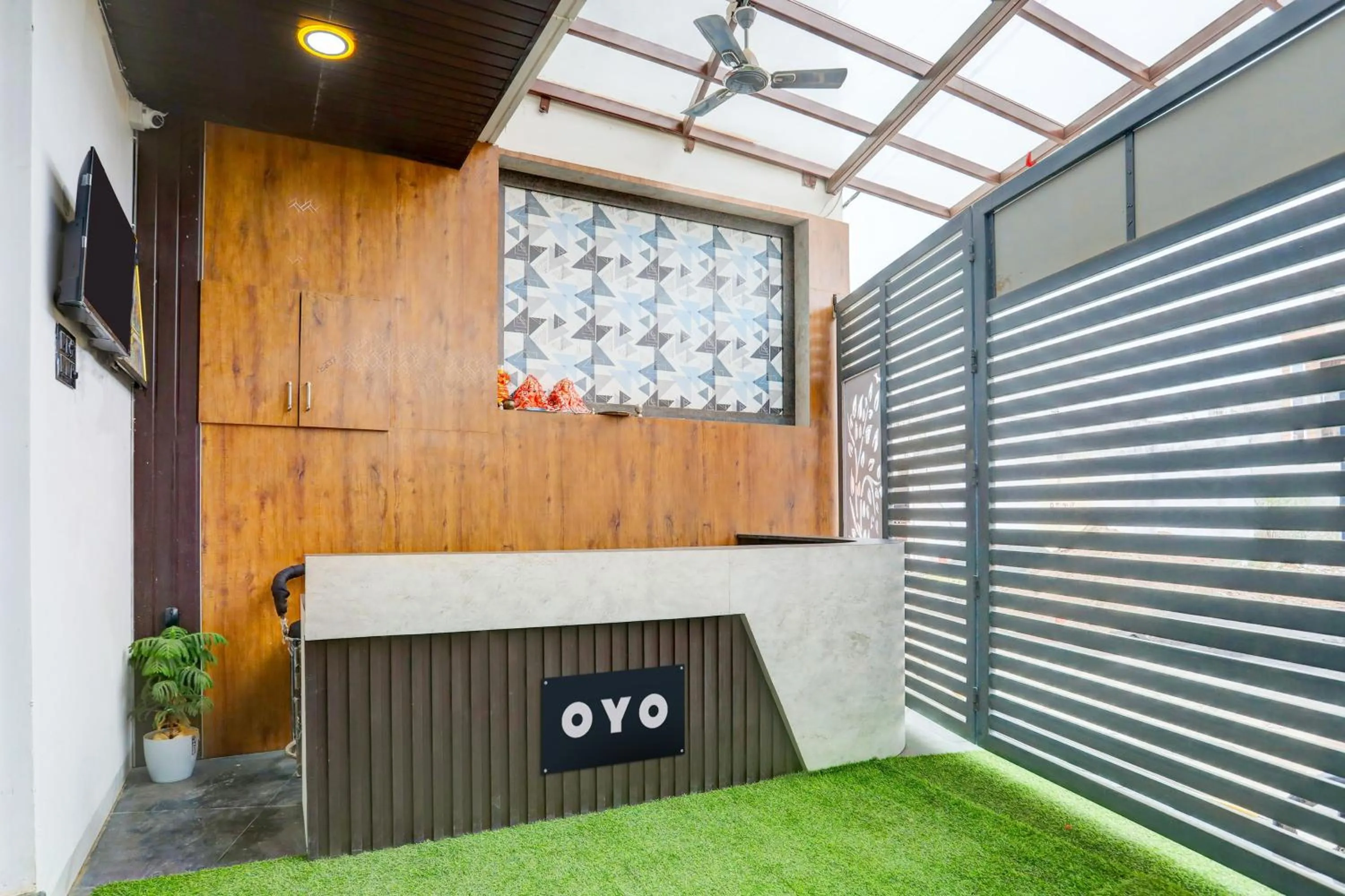 Lobby or reception in HOTEL O ANUSHTHAN