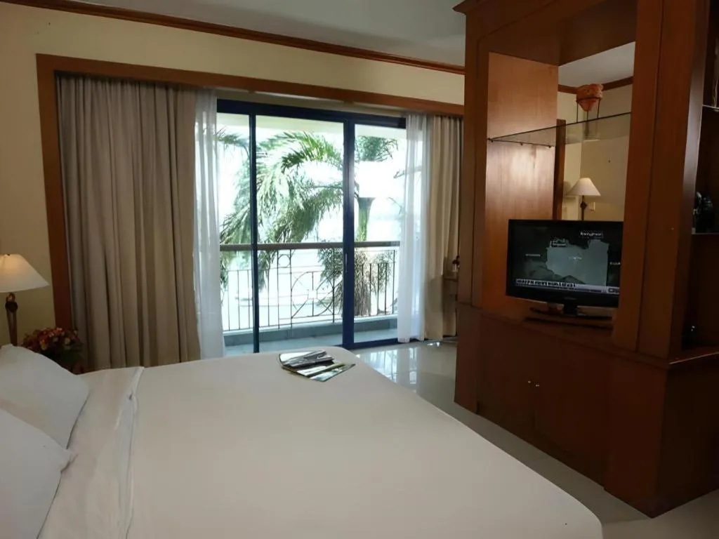 Bed in Makassar Golden Hotel