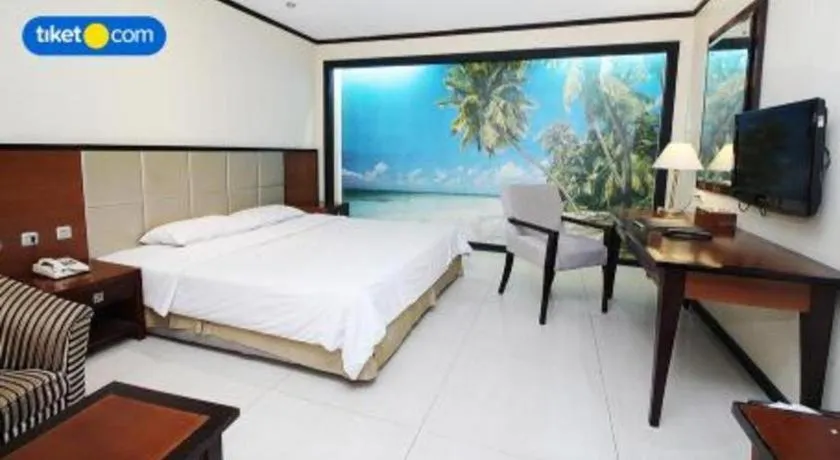 Bed in Makassar Golden Hotel