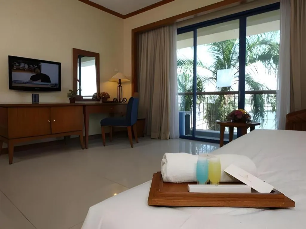 Bed in Makassar Golden Hotel