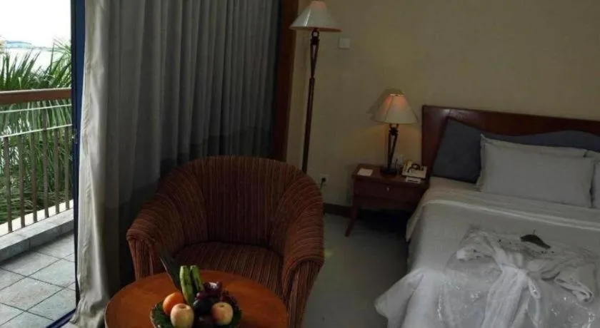 Bed in Makassar Golden Hotel