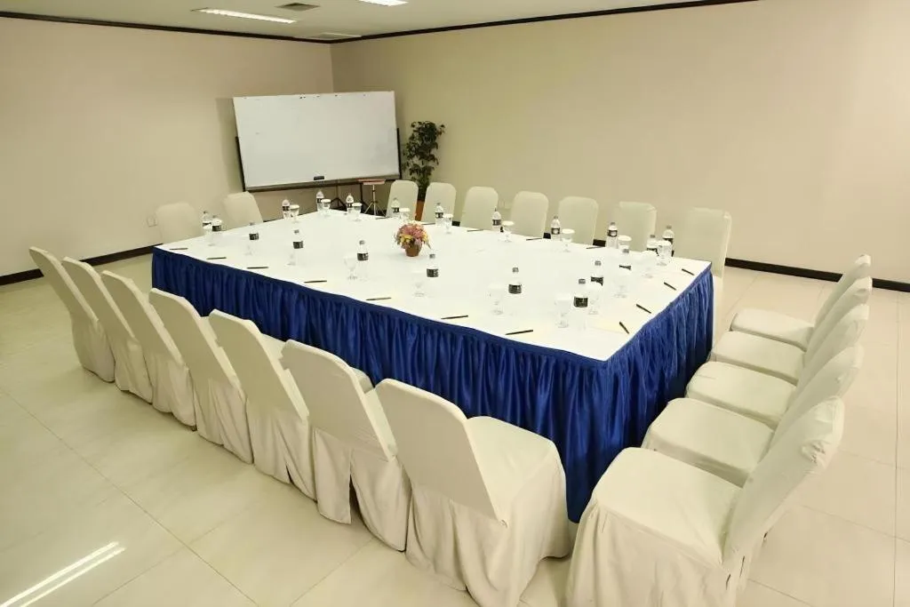 Makassar Golden Hotel