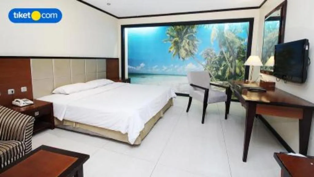 Bed in Makassar Golden Hotel