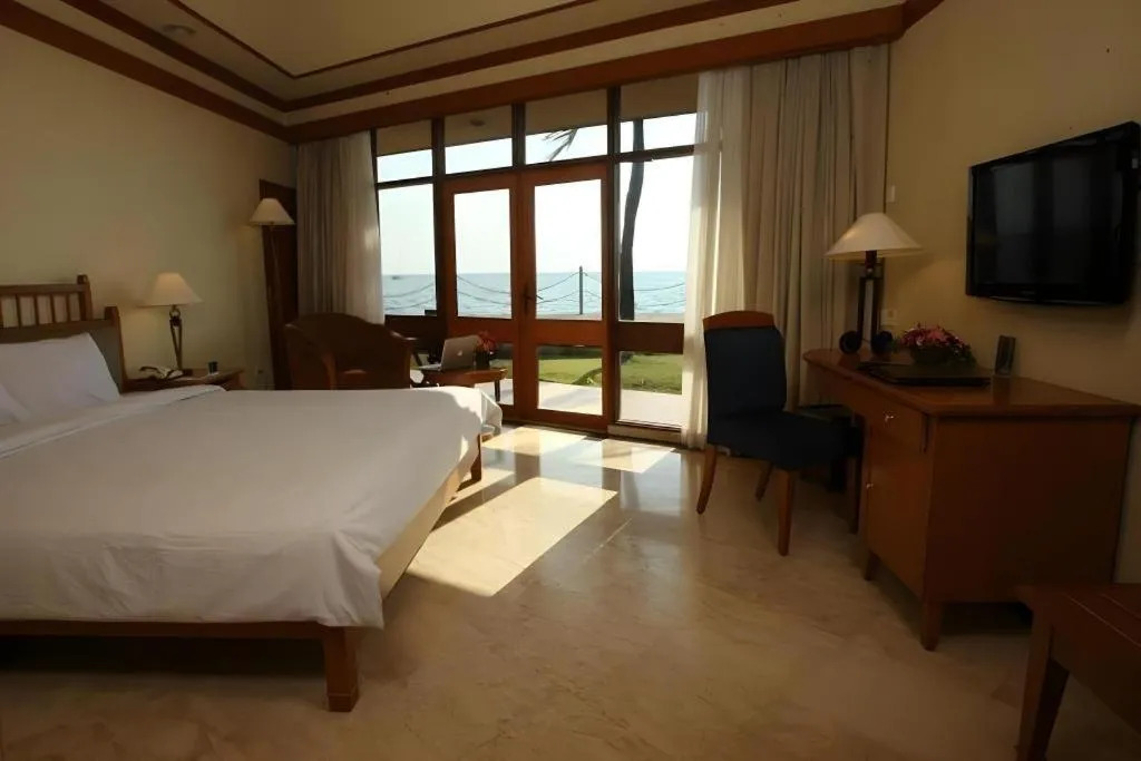 Bed in Makassar Golden Hotel