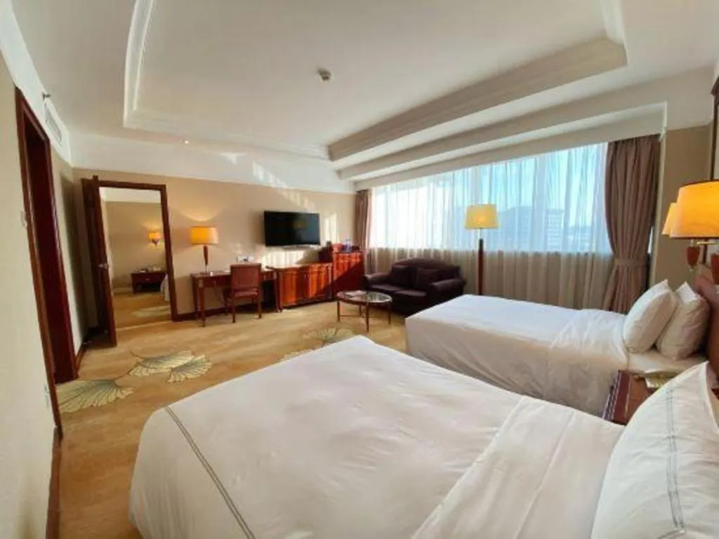 Bed in Jianguo Garden Hotel