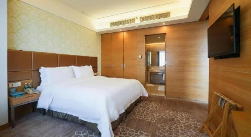 Bed in Seaview Gleetour Hotel Shenzhen Eastwing building