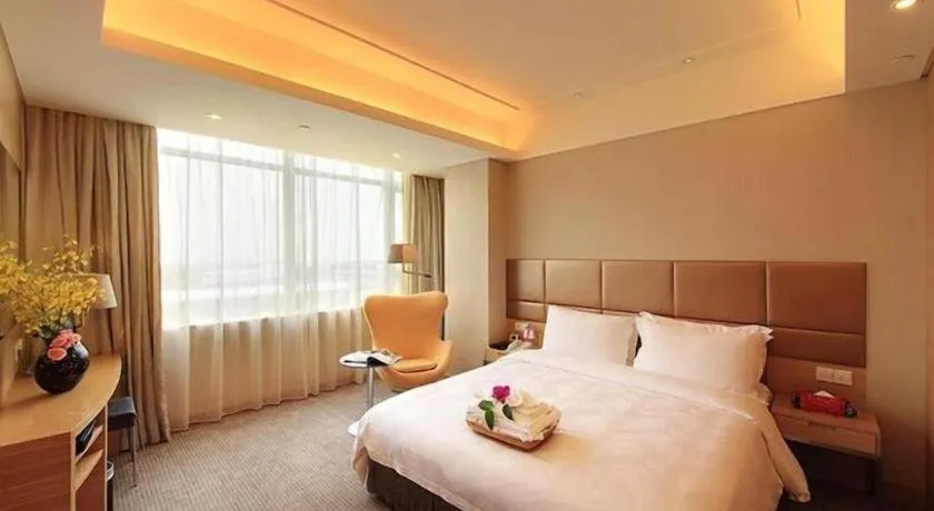 Bed in Seaview Gleetour Hotel Shenzhen Eastwing building