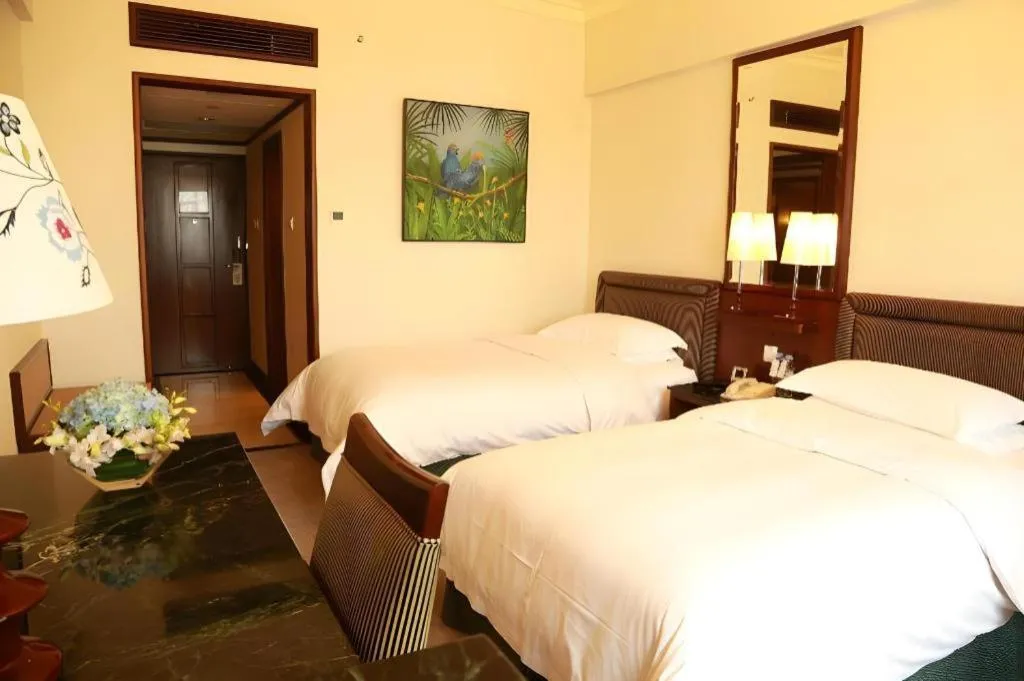 Bed in Seaview Gleetour Hotel Shenzhen Eastwing building