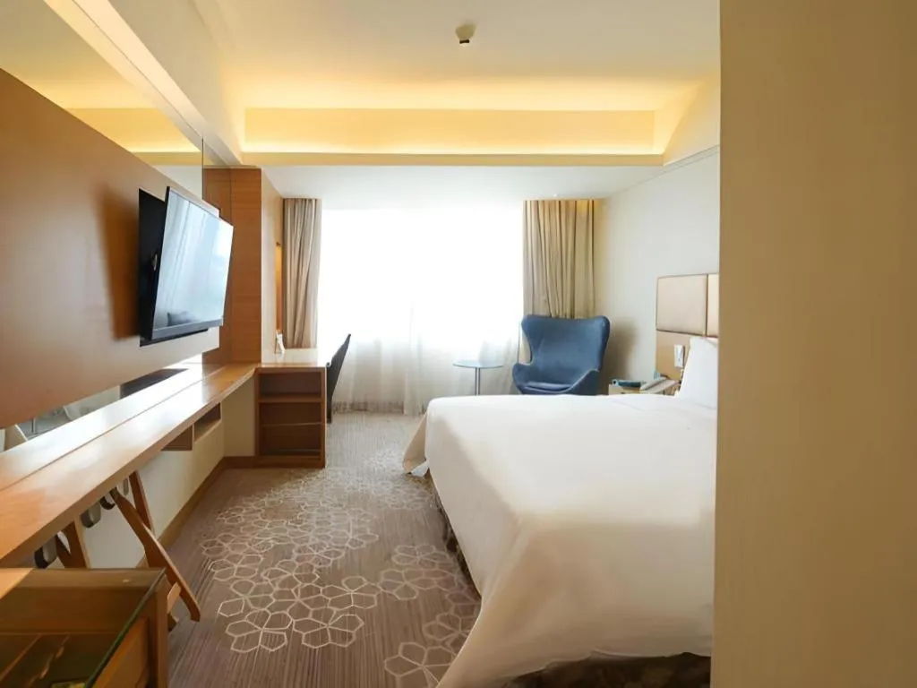 Bed in Seaview Gleetour Hotel Shenzhen Eastwing building