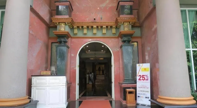 Gajahmada Graha Hotel