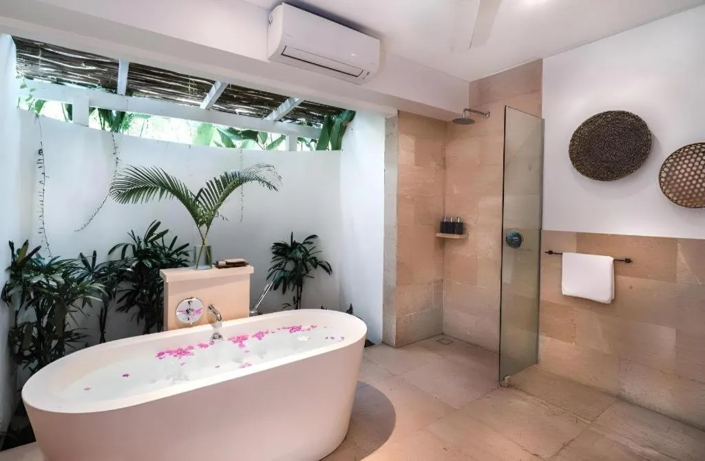 Batu Karang Lembongan Resort & Spa