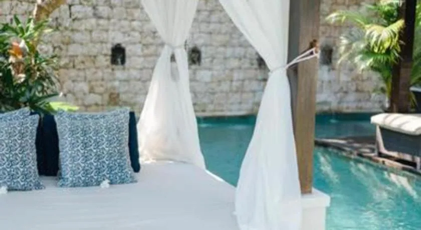 Batu Karang Lembongan Resort & Spa