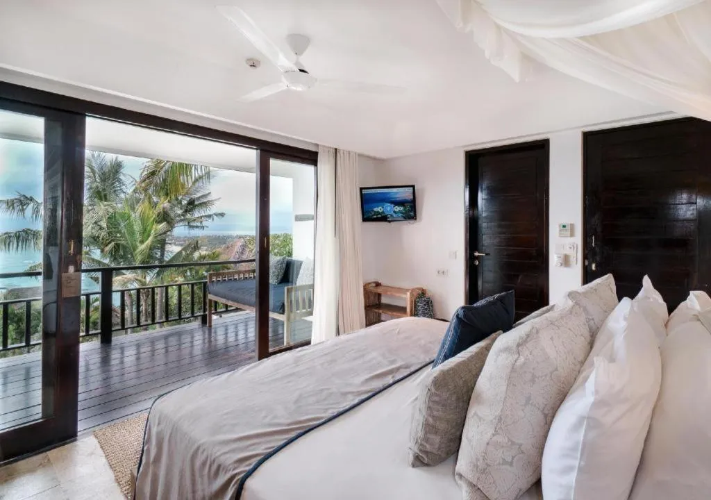 Bed in Batu Karang Lembongan Resort & Spa