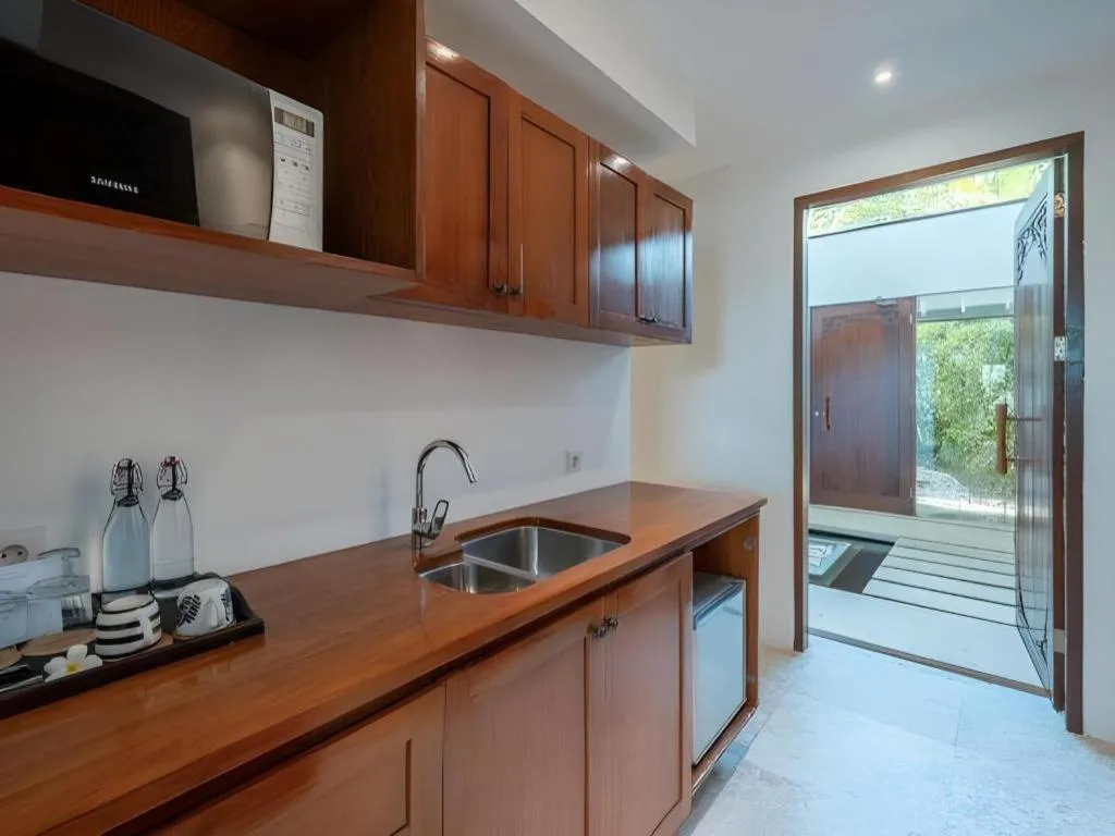 Batu Karang Lembongan Resort & Spa