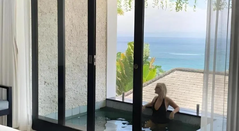 Batu Karang Lembongan Resort & Spa