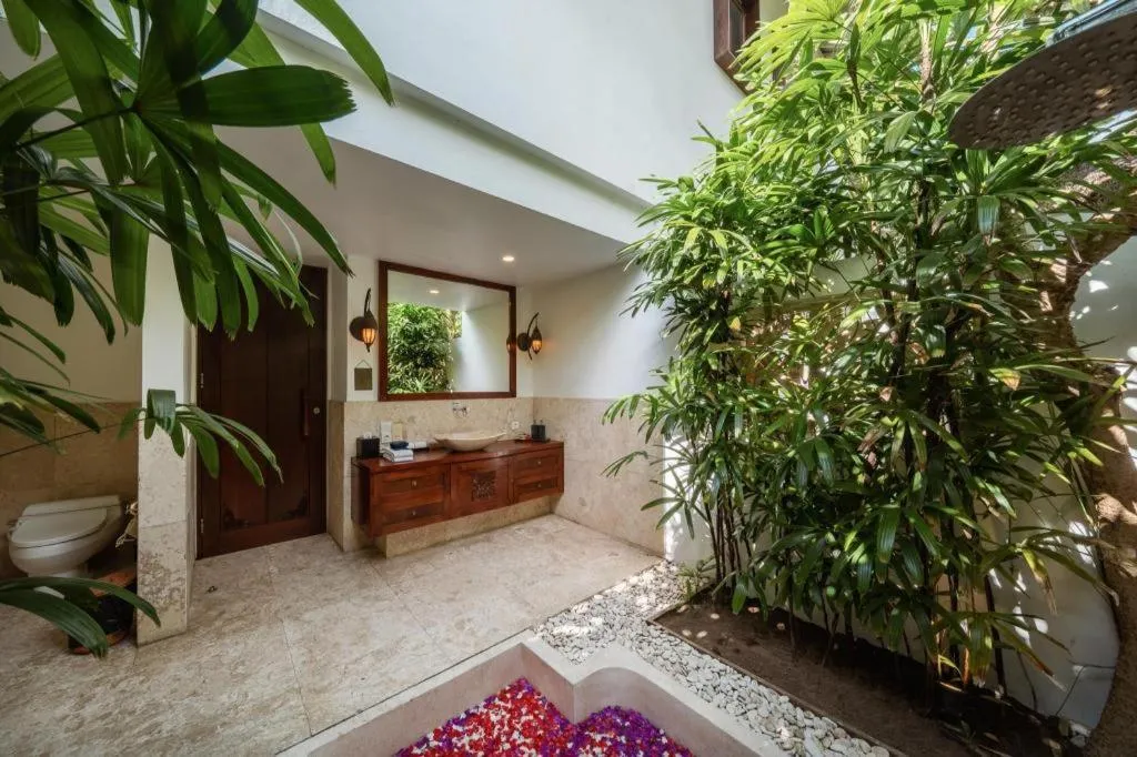 Batu Karang Lembongan Resort & Spa