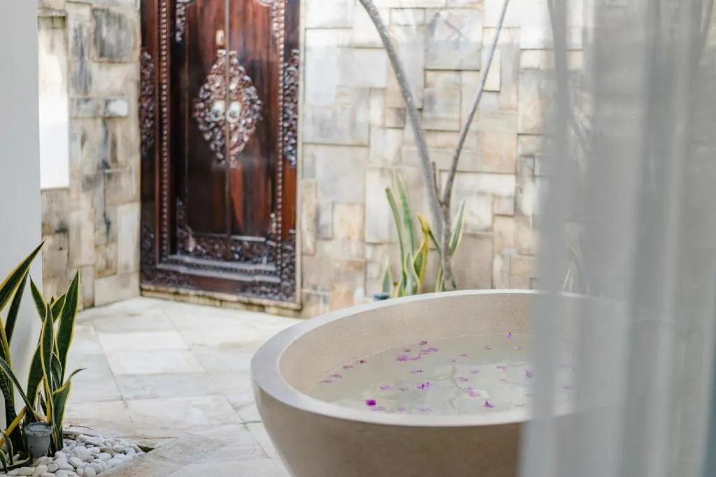 Batu Karang Lembongan Resort & Spa