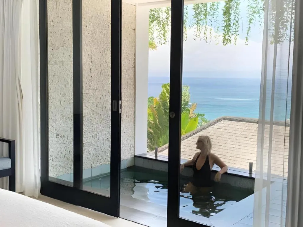 Batu Karang Lembongan Resort & Spa