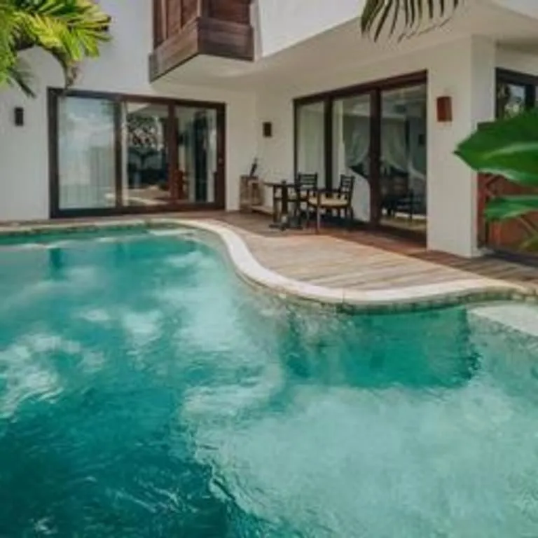 Batu Karang Lembongan Resort & Spa