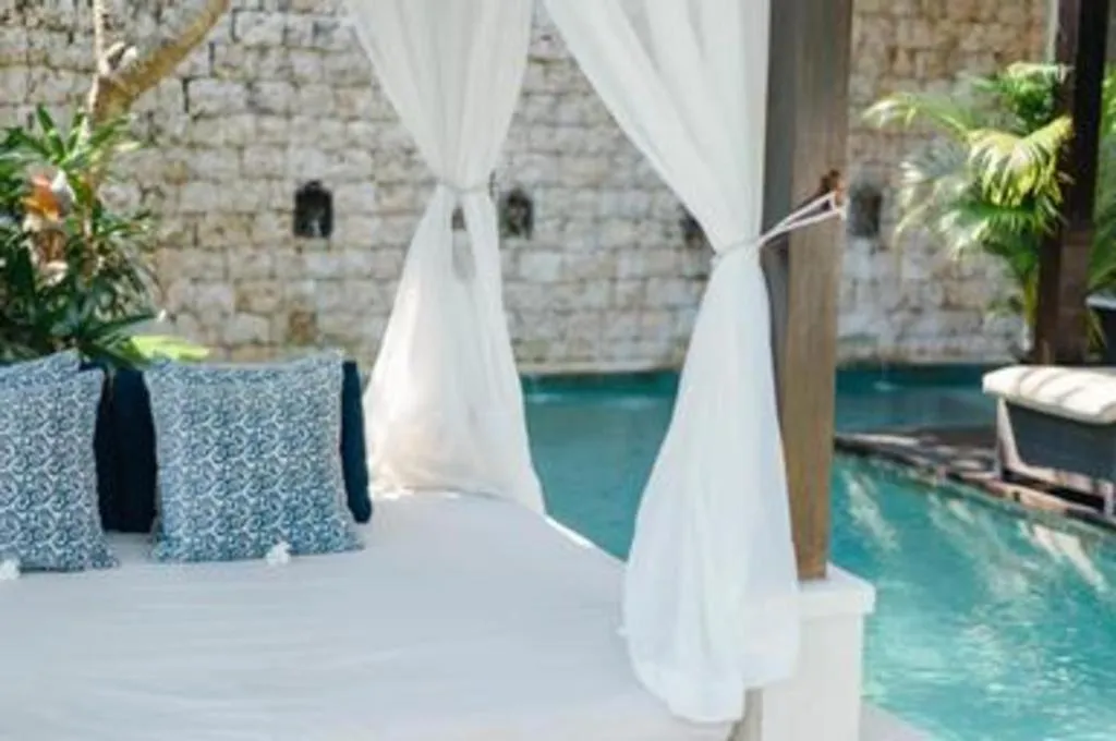 Batu Karang Lembongan Resort & Spa