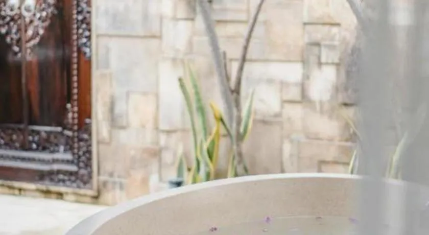 Batu Karang Lembongan Resort & Spa