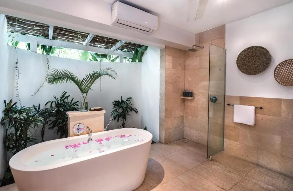 Batu Karang Lembongan Resort & Spa