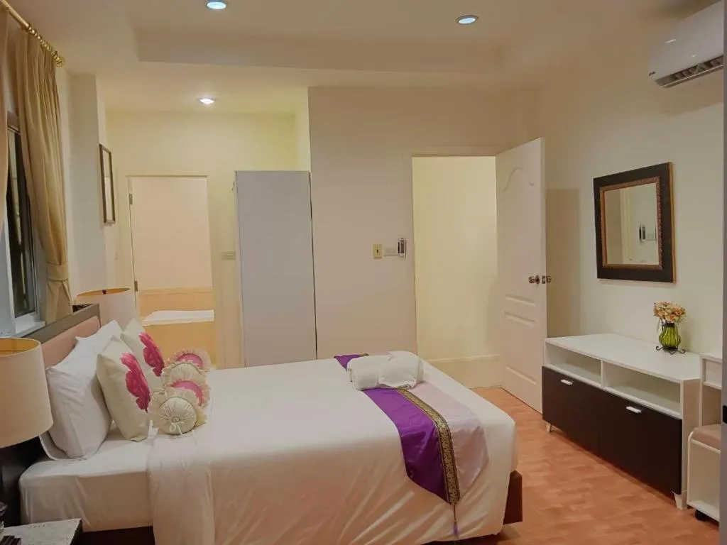 Bed in Sida Resort Hotel Nakhon Nayok