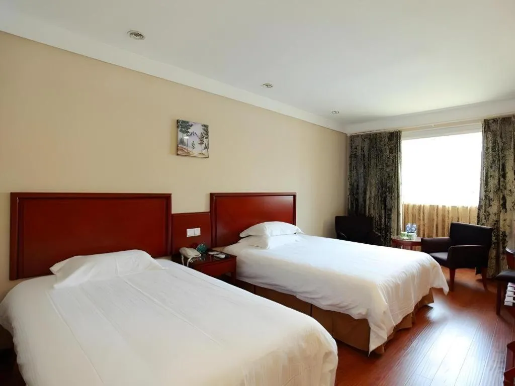 Bed in GreenTree Inn Hefei Chenghuangmiao San Xiao Kou Subway Station Hotel