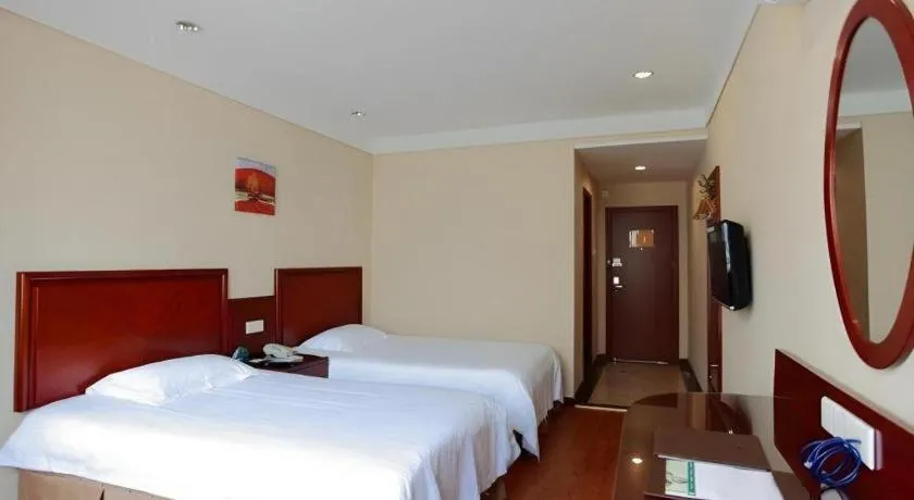 Bed in GreenTree Inn Hefei Chenghuangmiao San Xiao Kou Subway Station Hotel