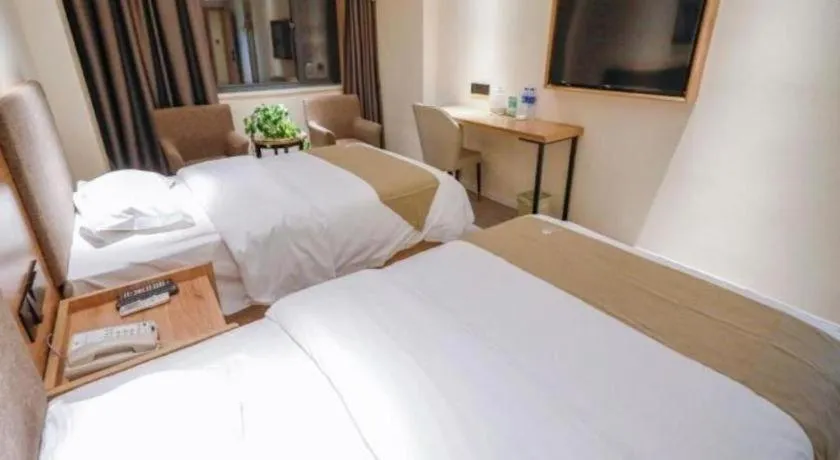 Bed in GreenTree Inn Hefei Chenghuangmiao San Xiao Kou Subway Station Hotel