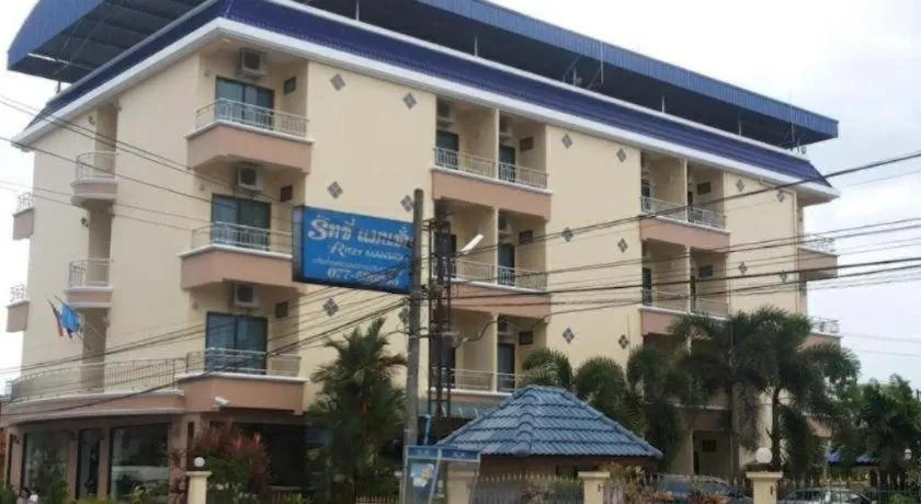 Ritzy House Hotel