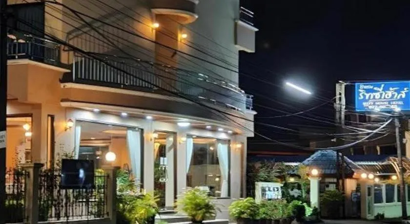 Ritzy House Hotel