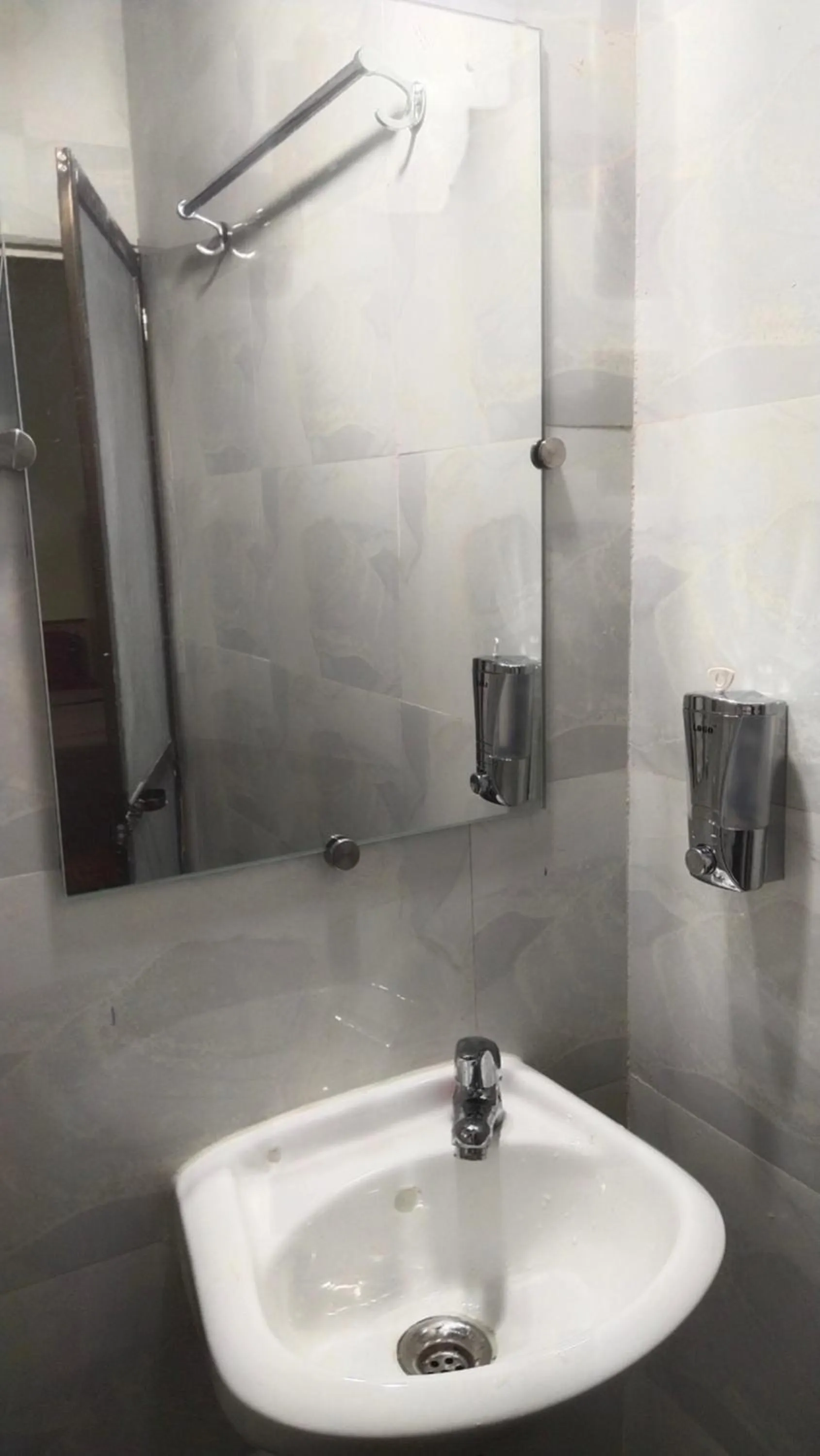 Bathroom in The Malshej Mist