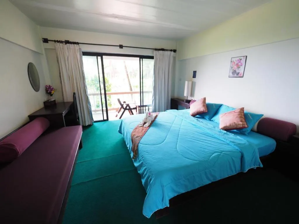 Bed in Lanta Darawadee Resort