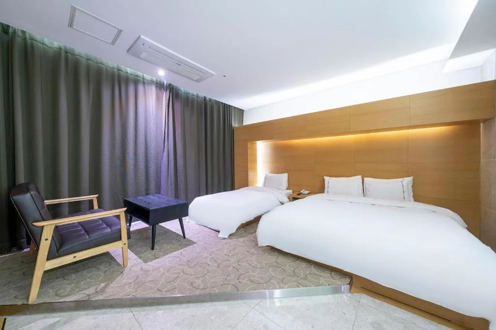 Bed in Business Design Hotel LUV