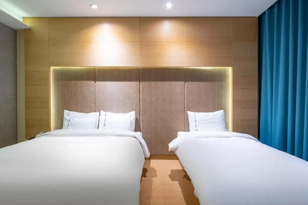 Bed in Business Design Hotel LUV