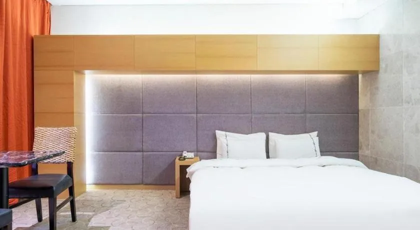 Bed in Business Design Hotel LUV
