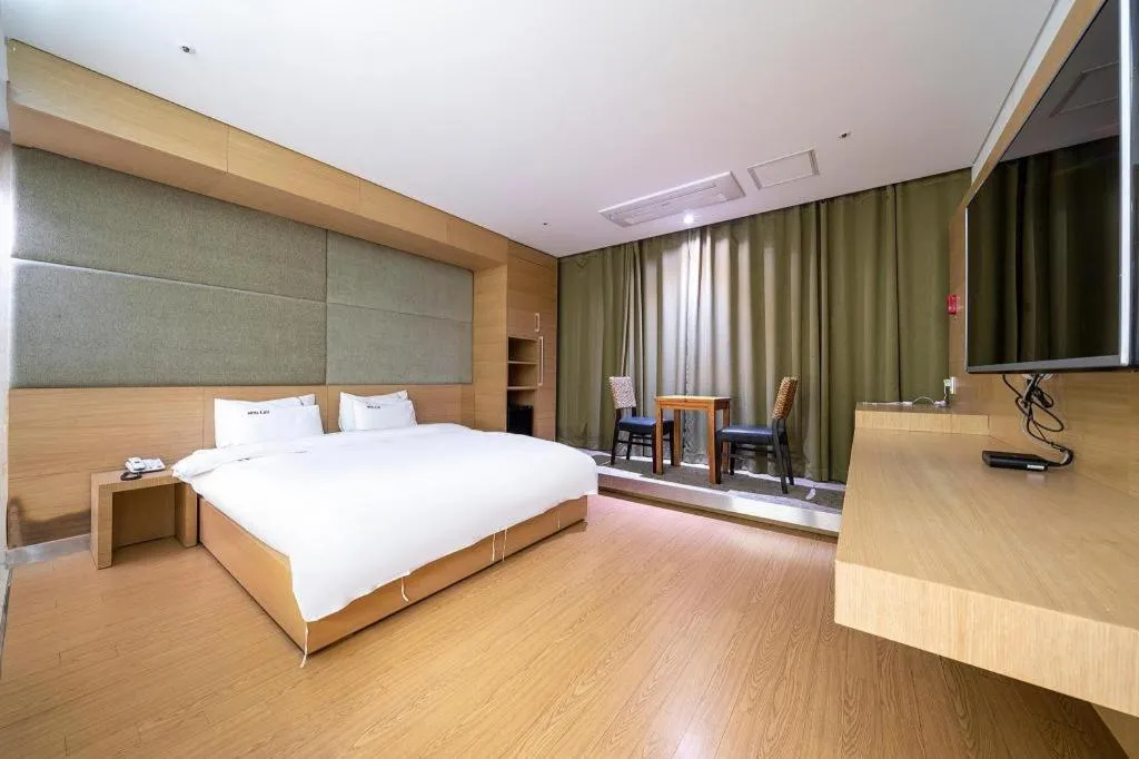 Bed in Business Design Hotel LUV