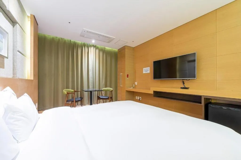 Bed in Business Design Hotel LUV