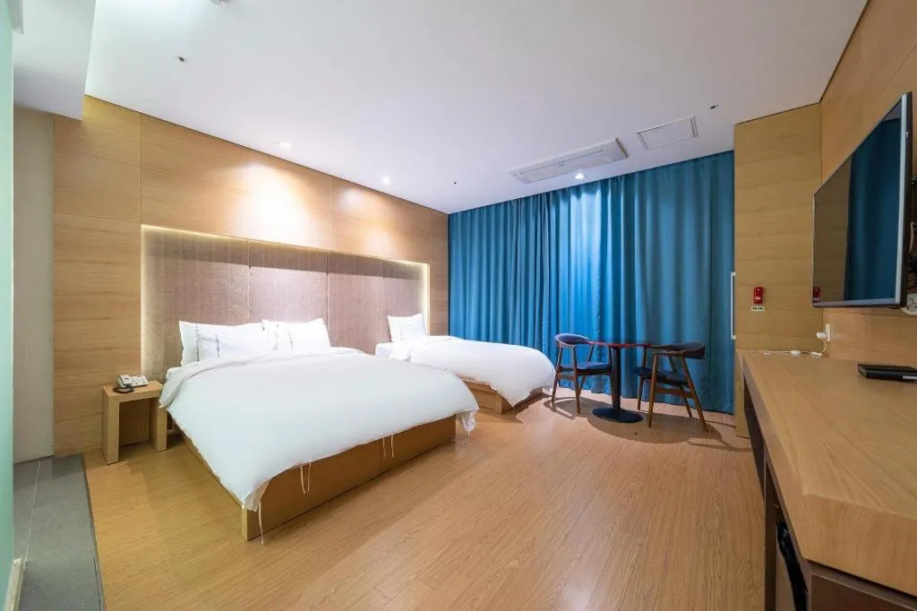 Bed in Business Design Hotel LUV