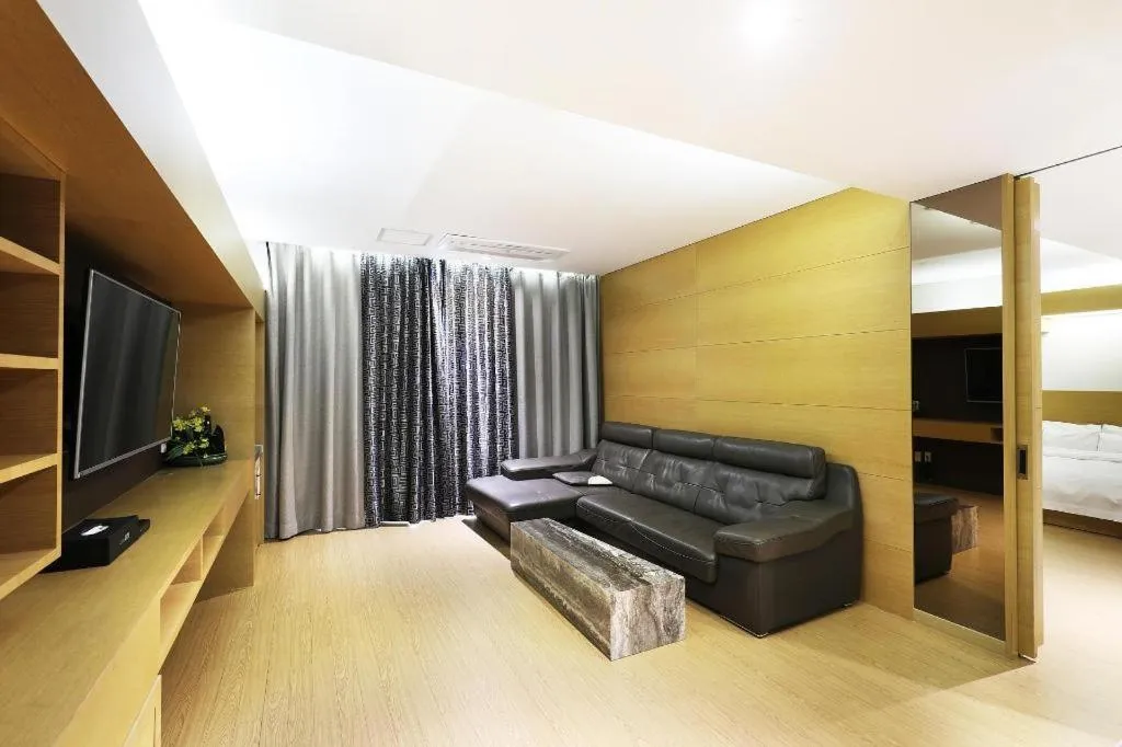 Business Design Hotel LUV