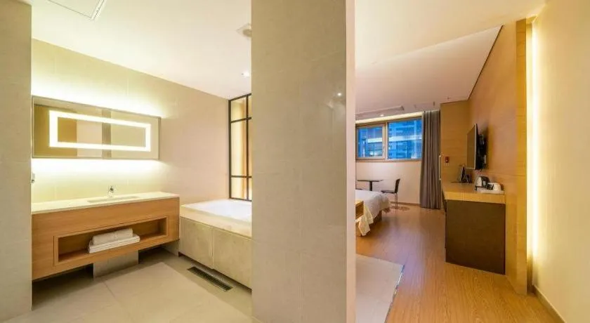 Bed in Business Design Hotel LUV