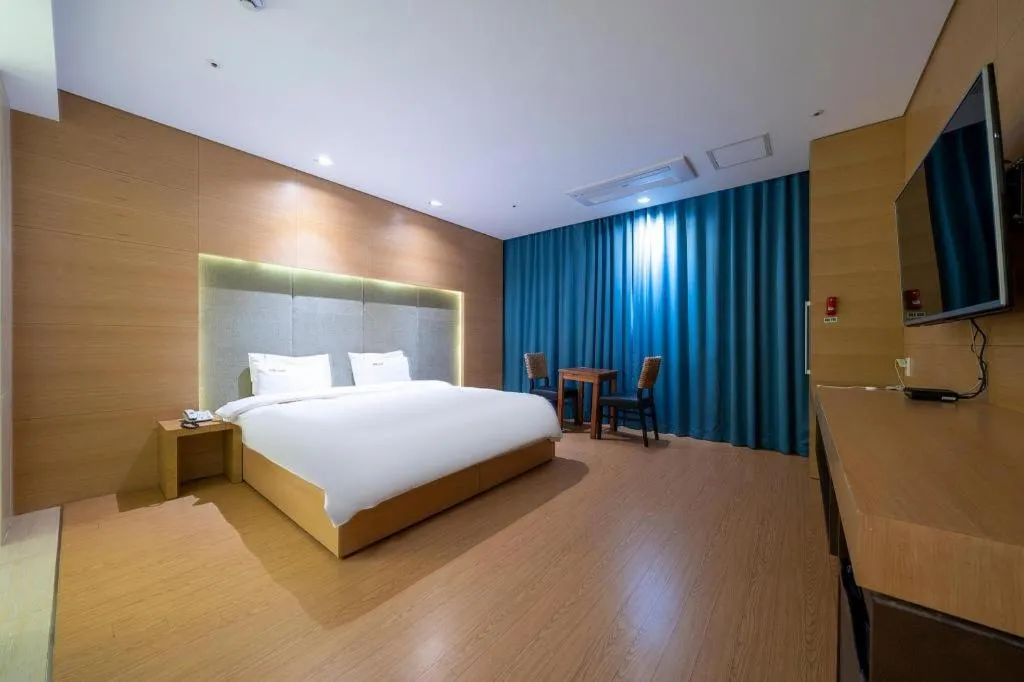 Bed in Business Design Hotel LUV