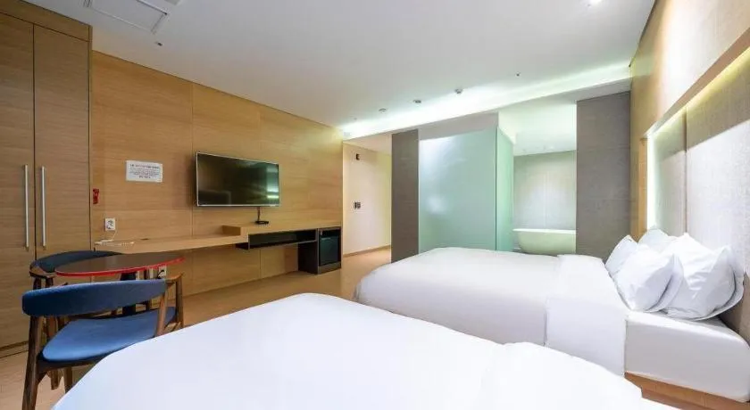 Bed in Business Design Hotel LUV