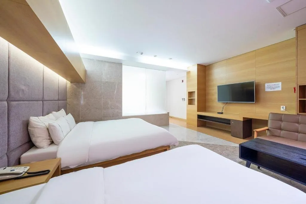 Bed in Business Design Hotel LUV