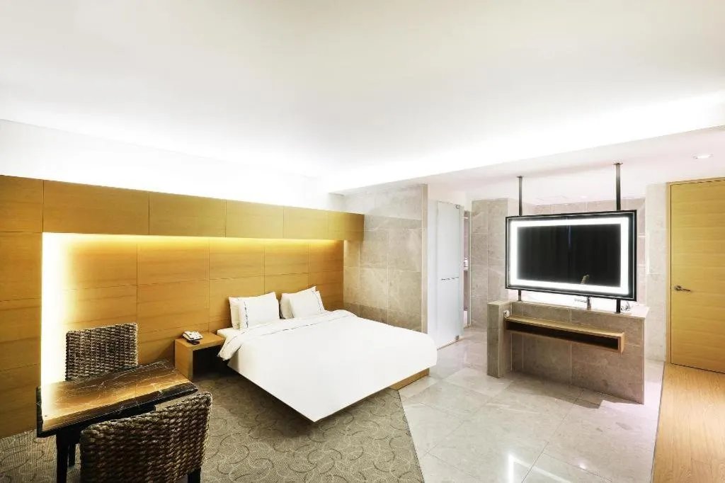 Bed in Business Design Hotel LUV