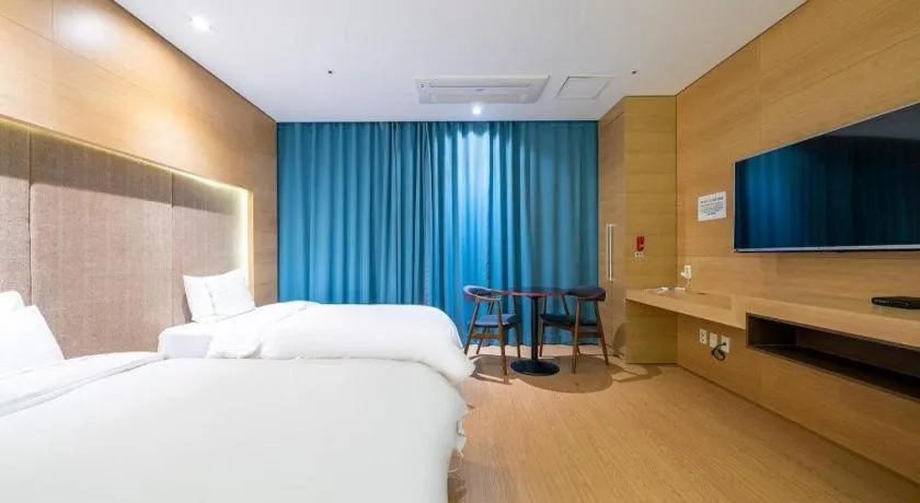 Bed in Business Design Hotel LUV