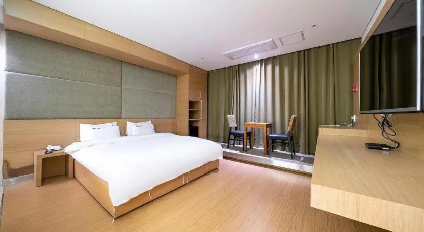 Bed in Business Design Hotel LUV