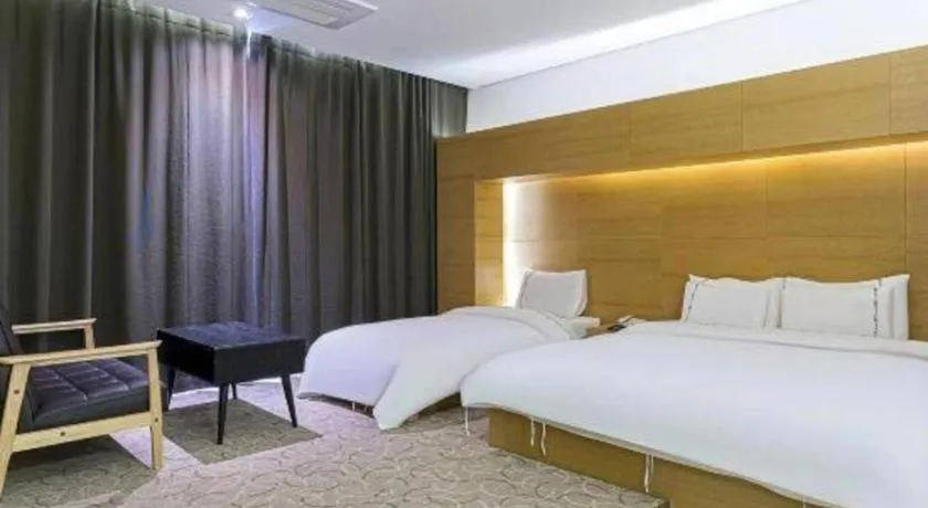 Bed in Business Design Hotel LUV